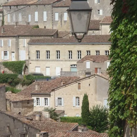 Emilion Apartment