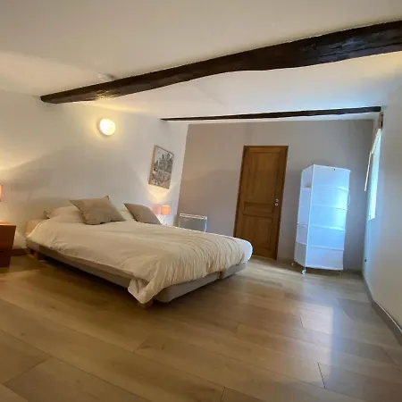Emilion Apartment